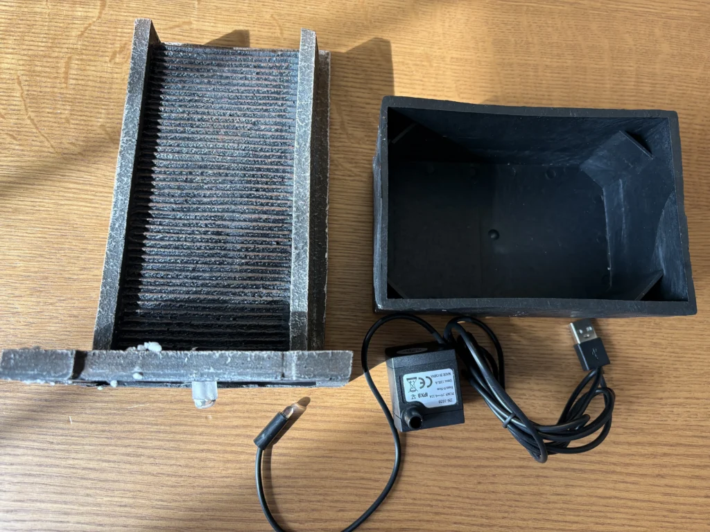 開封した卓上噴水その２